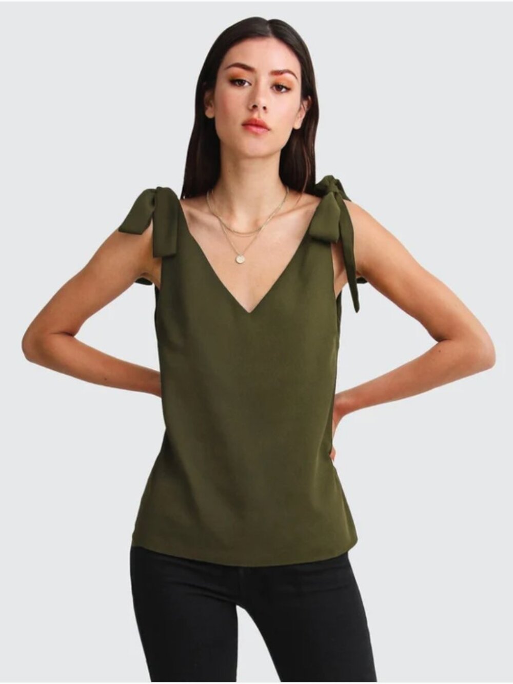 Belle & Bloom Feel For You V-Neck Top in Military Green, Size M, NWT